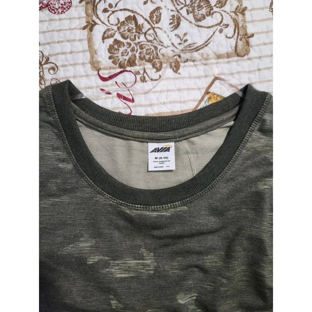 AVIA  Women's‎ Camouflage Pullover Sweater Crew Neck Long Sleeve Size M
